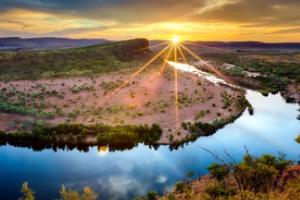 AC米兰精彩逆转击败拉齐奥，强势晋级